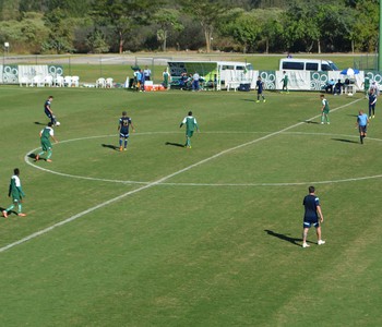 Jogo-treino Palmeiras x Guarani em Atibaia (Foto: Silas Pereira)