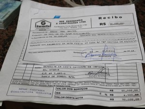 Estelionatário chegou a fazer um recibo falso do dinheiro (Foto: Catarina Costa / G1)