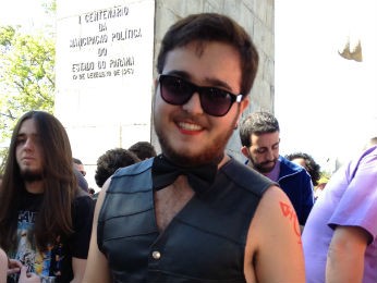 Vitor é homossexual e também participa da marcha (Foto: Adriana Justi / G1)