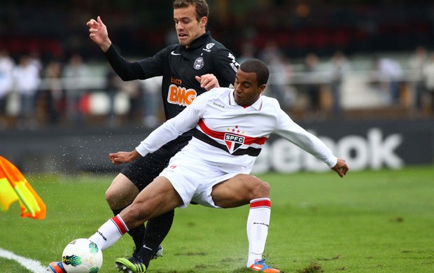 lucas chico são paulo x coritiba (Foto: Marcos Bezerra/Futura Press/Agência Estado)