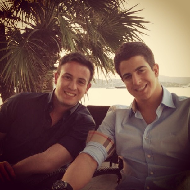 Kaian Raia e Enzo em Saint-Tropez, na França (Foto: Instagram/ Reprodução)