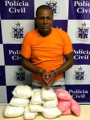 Droga foi apreendida no lugar de airbag (Foto: Divulgação/Polícia Civil)