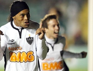 Ronaldinho, Figueirense x Atlético-MG (Foto: Cristiano Andujar / Agência Estado)