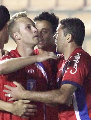 Alemão comemora gol do Guaratinguetá contra o Barueri (Foto: Fábio Rubinato / Agência Estado)