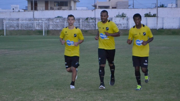 João Henrique, Liel e Robson - jogadores do ABC (Foto: Jocaff Souza)