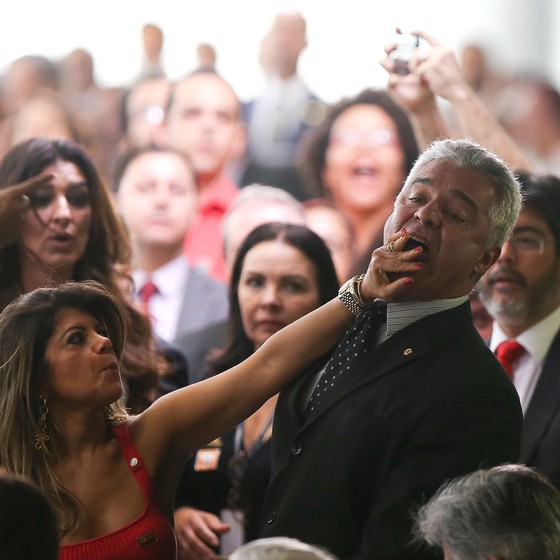 Deputado Major Olímpio (SD-SP) é hostilizado durante posse de Lula na Casa Civil (Foto: Alan Marques/Folhapress)