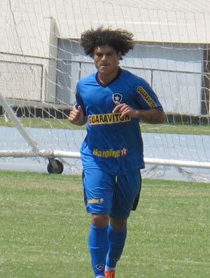 Márcio Azevedo treino Botafogo (Foto: André Casado / GLOBOESPORTE.COM)