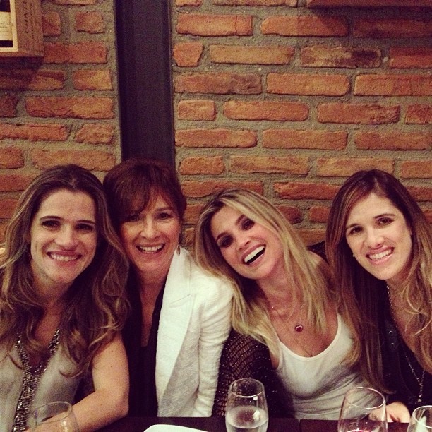 Ingrid Guimarães, Natalia do Valle e Flávia Alessandra em restaurante no Rio (Foto: Instagram/ Reprodução)