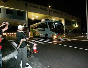 Chegada da seleção da Alemanha na Base Aérea de Fortaleza  (Foto: Tuno Vieira / Agência Diário )
