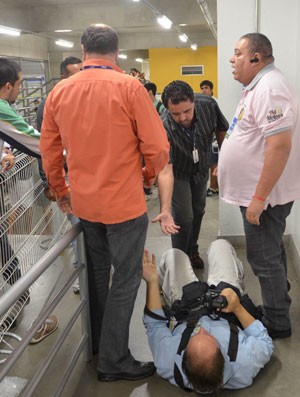 Sasha segurança agressão repórter vôlei (Foto: Douglas Magno / Ag. Estado)