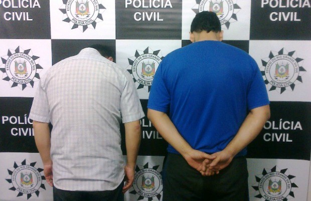 G1 Pastor e comparsa são presos por suspeita de extorquir R 10 mil