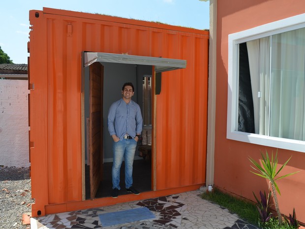 Arquiteto e urbanista Antônio Pinheiro concluiu a casa em oito meses  (Foto: John Pacheco/G1)