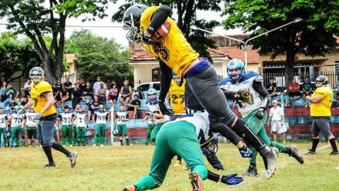 Presidente Coroneis Uberlândia Lobos Super Copa SP futebol americano 2015 (Foto: Caio Gomes/ Divulgação)