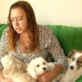 Feirante resgata cães abandonados  (Reprodução/ TV Anhanguera)