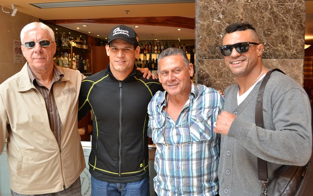 Mutante e Vitor Belfort chegada MMA (Foto: Ivan Raupp)