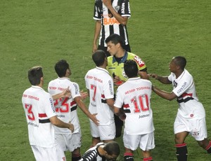 Douglas, Atlético-MG x São Paulo (Foto: Lucas Catta Preta )