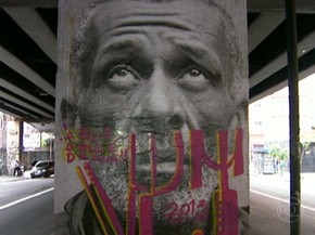 Retrato Gigante No Minhocao E Pichado Sao Paulo G1