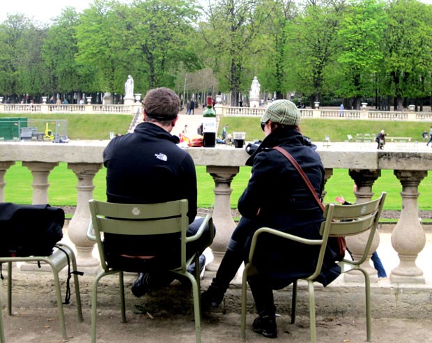 Casal faz piquenique em Paris (Foto: Oh Paris/Creative Commons)