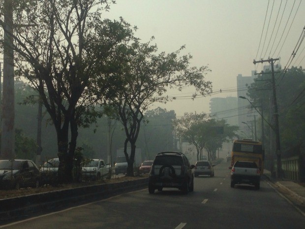 Visibilidade foi afetada nas ruas da Zona Centro-Sul  (Foto: Isabella Pina)