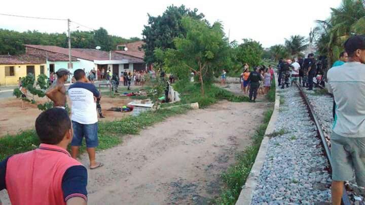 Policiais militares fizeram uma espécie de pente-fino na comunidade do Mosquito  (Foto: Divulgação / PM)