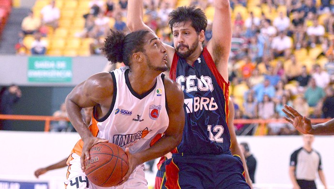 Guilherme jogo basquete Goiânia e Brasília (Foto: João Pires / LNB)