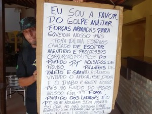 Em Campina Grande, o paraibano Ricardo Santos, de 33 anos, é a favor da intervenção militar (Foto: Taiguara Rangel/G1)