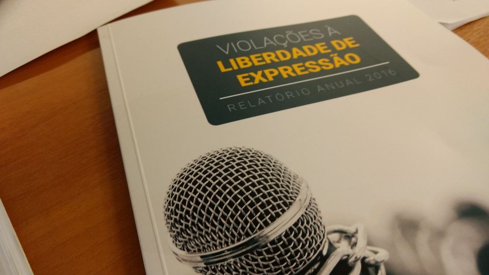 Relatório da Abert sobre agressões a jornalistas (Foto: Graziele Frederico/G1)