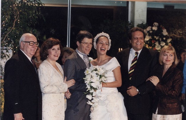 Cena comum na carreira de Mayer: casamento. Em 'História de amor' (1995), a noiva era vivida por Carolina Ferraz (FOTO: Divulgação)