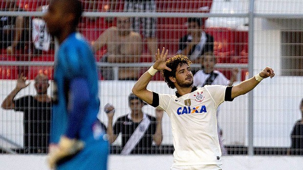 Alexandre Pato corinthians gol ponte preta (Foto: Daniel Augusto Jr. / Agência Corinthians)