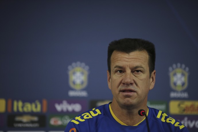 Dunga coletiva Seleção Fortaleza Brasil (Foto: Leo Correia / Mowa Press)