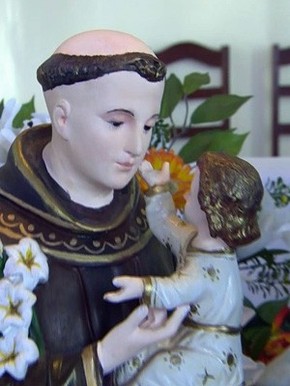 Concorrencia Chinesa Afeta Venda De Imagens De Santo Antonio Em Mogi Mogi Das Cruzes E Suzano G1