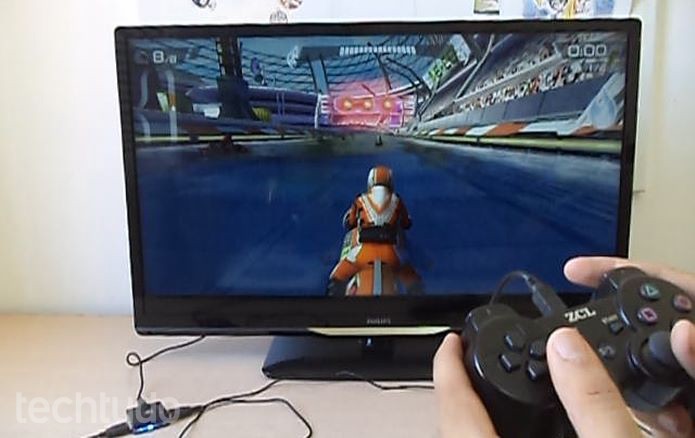 O adaptador reconhece vários tipos de controles joystick, até mesmo, alternativos (Foto: Reprodução/Dario Coutinho) O adaptador reconhece vários tipos de controles joystick, até mesmo, alternativos (Foto: Reprodução/Dario Coutinho)