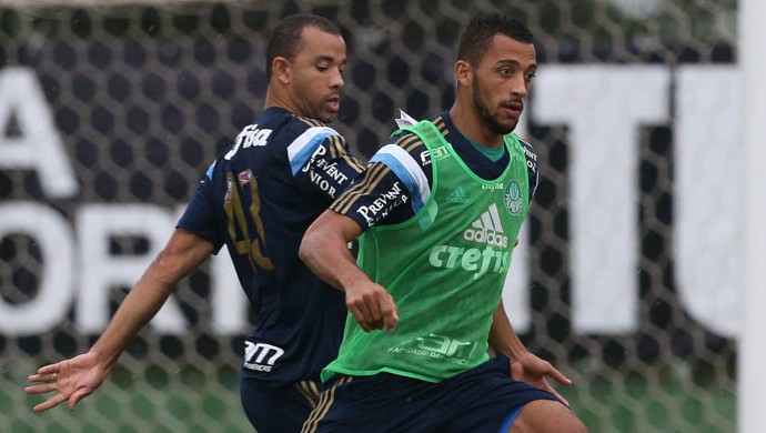 Roger Carvalho Vitor Hugo Palmeiras (Foto: César Greco / Ag. Palmeiras / Divulgação)
