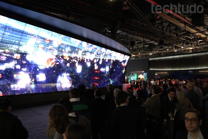 TVs de todos os tamanhos, formas e resoluções foram exibidas na CES 2014 (Foto: Fabrício Vitorino/TechTudo) TVs de todos os tamanhos, formas e resoluções foram exibidas na CES 2014 (Foto: Fabrício Vitorino/TechTudo)