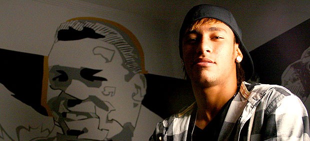Neymar durante entrevista (Foto: Anderson Rodrigues / Globoesporte.com)