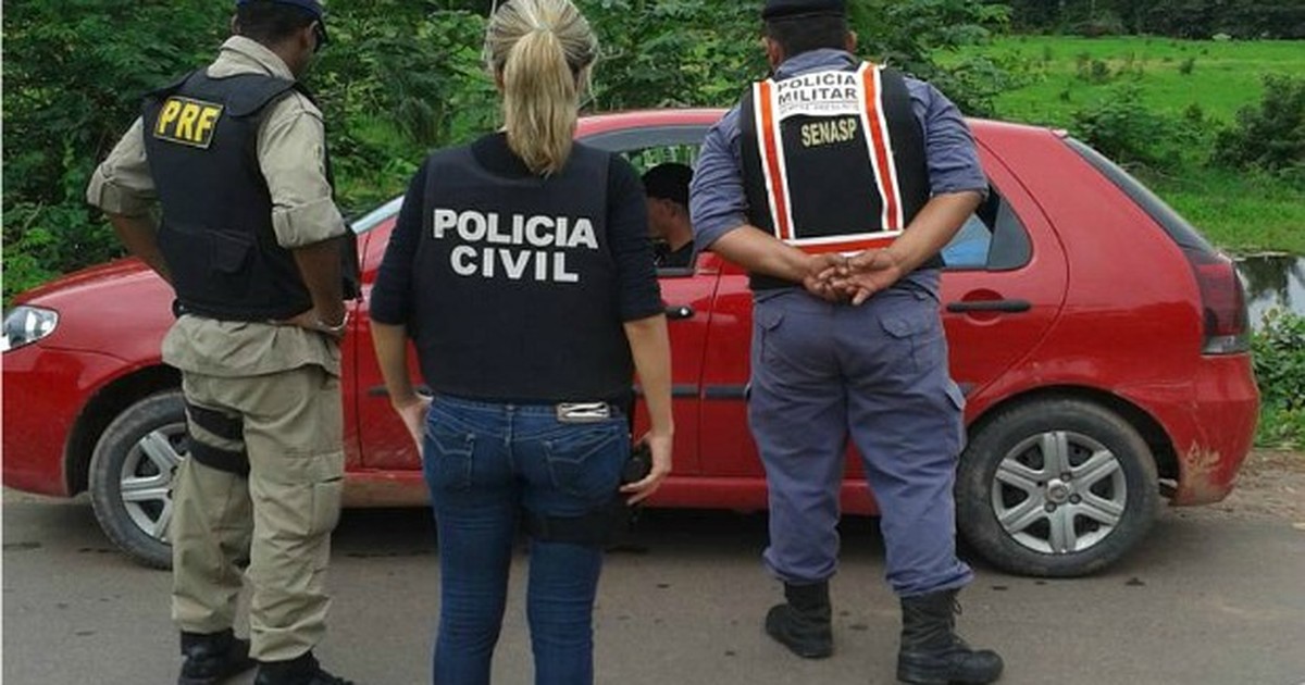 G1 - Operação policial fiscaliza veículos em rodovia entre Manaus e