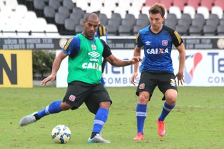 Rodrigo, com Dagoberto, no treino do Vasco (Foto: Paulo Fernandes/Vasco.com.br)