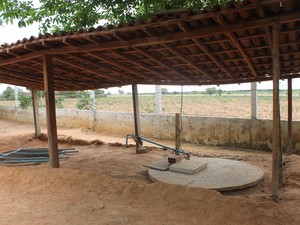 Sistema de biógua está sendo daptado para Escola Rural Ouricuri (Foto: Juliane Peixinho/ G1)