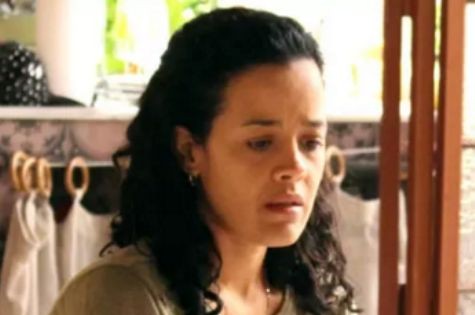 Maeve Jinkings, a Domingas de 'A regra do jogo' (Foto: TV Globo) Maeve Jinkings, a Domingas de 'A regra do jogo' (Foto: TV Globo)