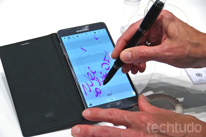 O modelo Starwalker pode ser convertido em uma S Pen (Foto: Fabrício Vitorino/TechTudo) O modelo Starwalker pode ser convertido em uma S Pen (Foto: Fabrício Vitorino/TechTudo)