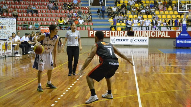mogi das cruzes x jacareí paulista basquete (Foto: Thiago Fidelix)