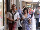 Glória Pires passeia com o marido Orlando Morais em shopping no Rio