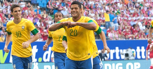 Hulk, Brasil x Dinamarca (Foto: Mastrangelo Reino / Agência Estado)