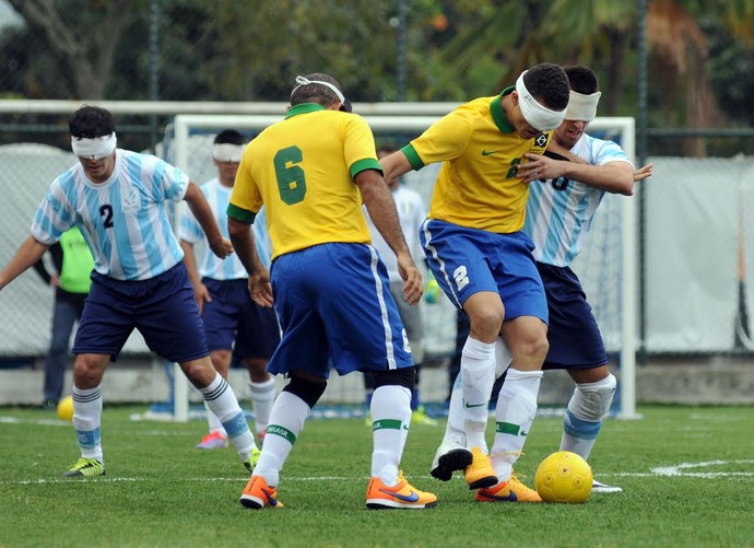 Brasil e Argentina empataram no futebol de 5 (Foto: André Durão) Brasil e Argentina empataram no futebol de 5 (Foto: André Durão)