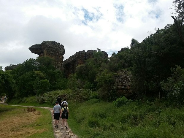 Uma das formações é um camelo, de acordo com os guias do parque (Foto: Bibiana Dionísio/ G1)
