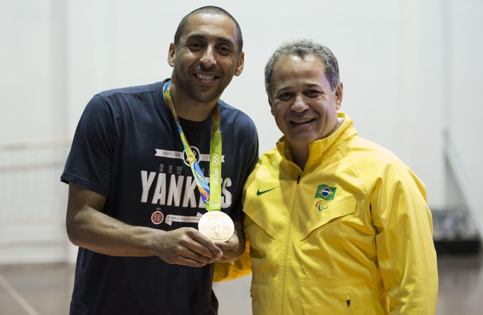 Serginho e Edilson Alves Tubiba seleção brasileira de vôlei sentado (Foto: Marcio Rodrigues / MPIX / CPB)