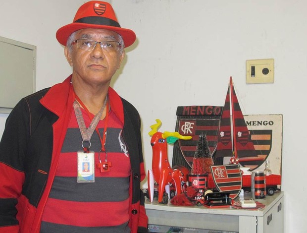 Tadeu Flamengo, torcedor de Teresina que desde 1979 só se veste de flamengo (Foto: Janir Junior / globoesporte.com)
