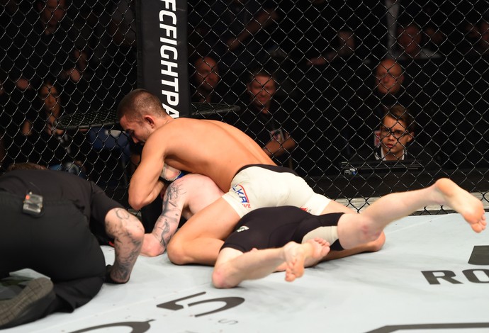 Louis Smolka Paddy Holohan UFC Dublin 2 (Foto: Getty Images)