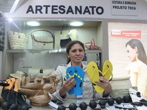 Artesã diz que peças são artigos de luxo  (Foto: Gilcilene Araujo/ G1 )