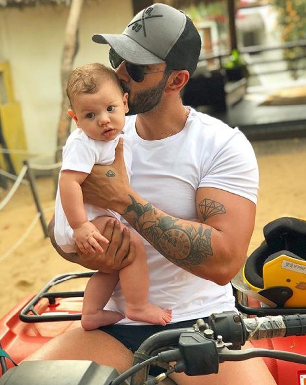 Foto: 'Segura esse peão apaixonado, o Gabriel de Lima! Segura, peão',  brincou Gusttavo Lima - Purepeople